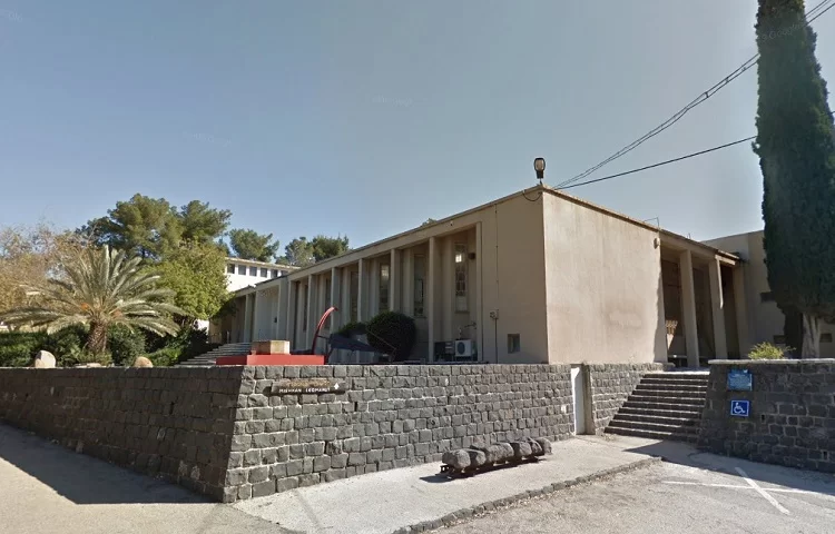 אחרי הביזיון: במשכן לאומנויות הסירו את המיצג המבזה את שם השם אחרי הביזיון: במשכן לאומנויות הסירו את המיצג המבזה את שם השם