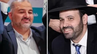 חה"כ ינון אזולאי למנסור עבאס: "איך לא מחית על זה"