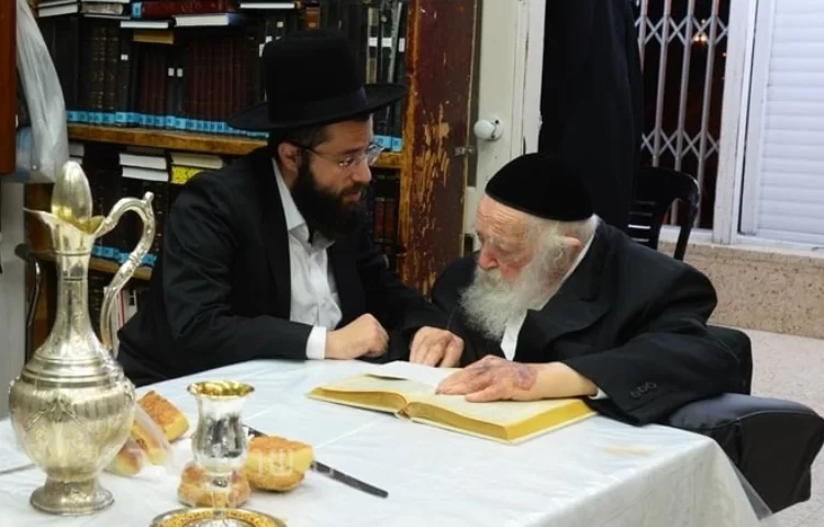 מדהים: מה מרן שר התורה הגר"ח קנייבסקי עושה בשעת השינה? מדהים: מה מרן שר התורה הגר"ח קנייבסקי עושה בשעת השינה?