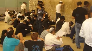 תזכורת לערב שבת חזון: להכין בגדים ליום ראשון