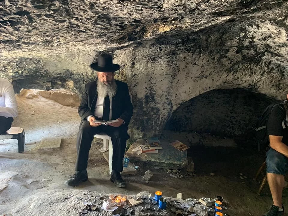 המקובל הרב יצחק בצרי בסיפור שחובה בכל שנה לקרוא בתשעה באב