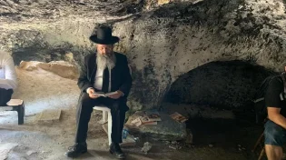 המקובל הרב יצחק בצרי בסיפור שחובה בכל שנה לקרוא בתשעה באב