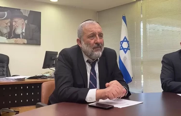 דרעי במתקפה: "רוצים לחסל את זהותה היהודית-מסורתית של ישראל" דרעי במתקפה: "רוצים לחסל את זהותה היהודית-מסורתית של ישראל"