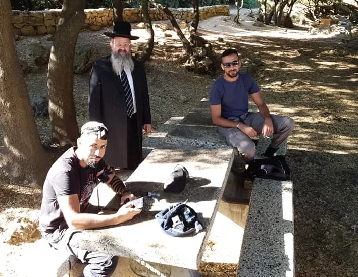 המקובל הרב יצחק בצרי: "אשרינו שזכינו לדור שכולו זכאי" המקובל הרב יצחק בצרי: "אשרינו שזכינו לדור שכולו זכאי"