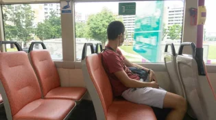 שו"ת עם הגר"ח קנייבסקי: הדין לגבי ישיבה ליד אישה 