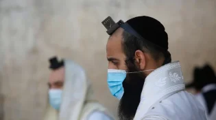 בבתי כנסת, באולמות ואירועים: החל מהבוקר נכנס לתוקף התו הירוק