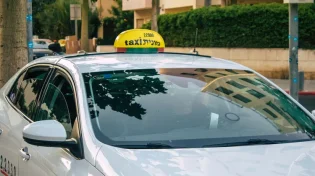 "היא זקוקה לך": מה אמר נהג המונית לרב רוסתמי?
