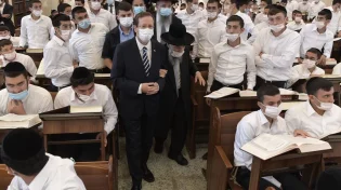 צפו: הנשיא הרצוג ביקר בבתי גדולי ישראל ובתלמודי תורה בב"ב