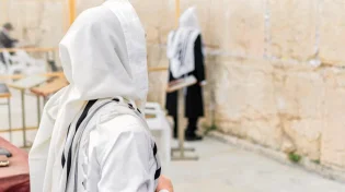 מוזר; הרב מיכאל לסרי: "אלו הם הימים הכי יפים בעם ישראל"