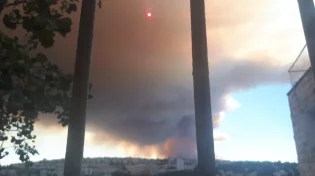 שריפת ענק במבואות ירושלים: עד כה ללא שליטה על האש