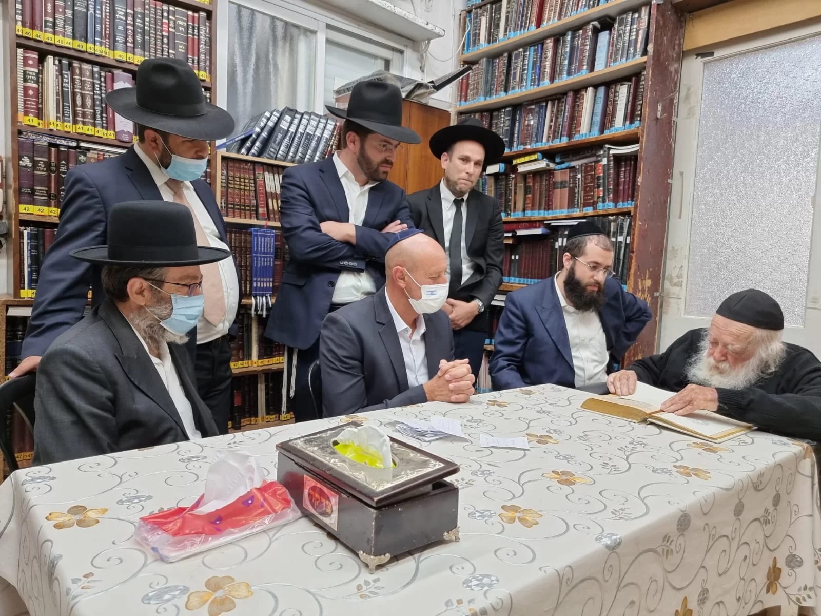 שר התורה למנכ"ל מ החינוך: להתחסן ולהיבדק ולמנוע ביטול תורה