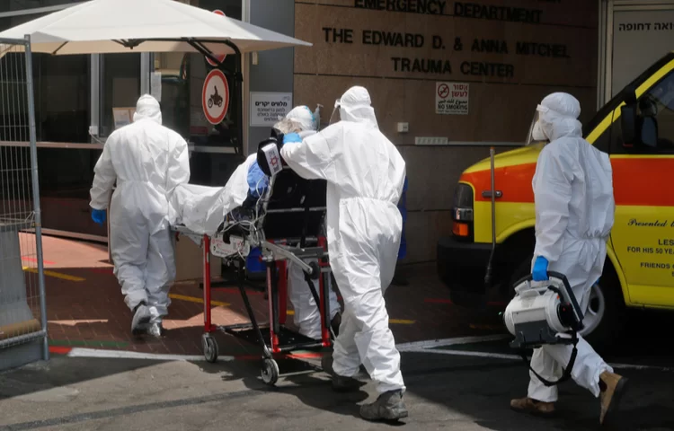 בשיא המגיפה: בתי החולים בהכרזה דרמטית: "לא נקבל חולי קורונה" בשיא המגיפה: בתי החולים בהכרזה דרמטית: "לא נקבל חולי קורונה"