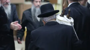 הרב פוקס בסערה: בית הכנסת לא יכול להפוך להיות מועדון!