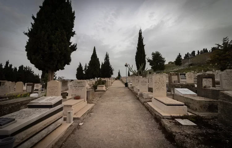 אנשים רעים? "לדורנו חוזרים הגלגולים מכל החטאים שהיו בעולם" אנשים רעים? "לדורנו חוזרים הגלגולים מכל החטאים שהיו בעולם"
