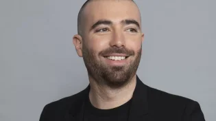 עומר אדם עצר את ההופעה והתחיל להגיד פרק תהילים לרפואת החייל