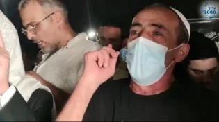 מרגש: אלפי אנשים וערוץ 2000 בתפילה וסליחות לרפואת הלוחם בראל