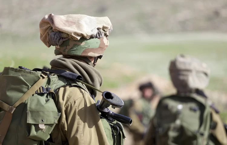 סיפורי גבורה: הלוחם הי"ד קפץ על הרימון ונהרג סיפורי גבורה: הלוחם הי"ד קפץ על הרימון ונהרג