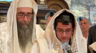 ארה"ב: עלייה לתורה לבן האדמו"ר הרב יאשיהו פינטו