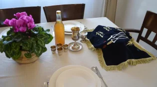סקר אופטימי: רוב הציבור הישראלי מתחבר לארוחות החג המשפחתיות