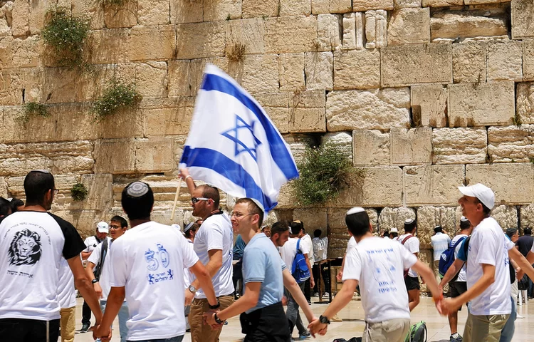 ערב ר"ה: הנתונים נחשפים: כמה יהודים חיים בעולם וכמה בישראל? ערב ר"ה: הנתונים נחשפים: כמה יהודים חיים בעולם וכמה בישראל?