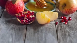 מדוע מייחסים חשיבות לכל סימן בר"ה? הרב ישי מלכה