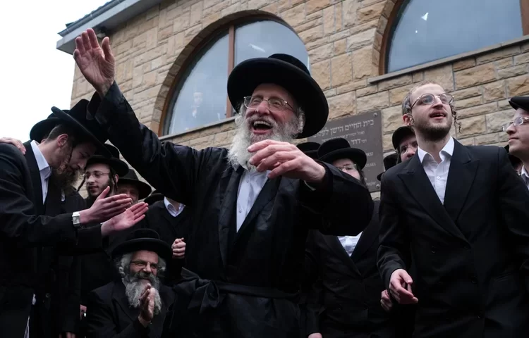 פיוטים בשבת: תתפלאו - סגולה נפלאה שמקרבת אליה ישועות פיוטים בשבת: תתפלאו - סגולה נפלאה שמקרבת אליה ישועות