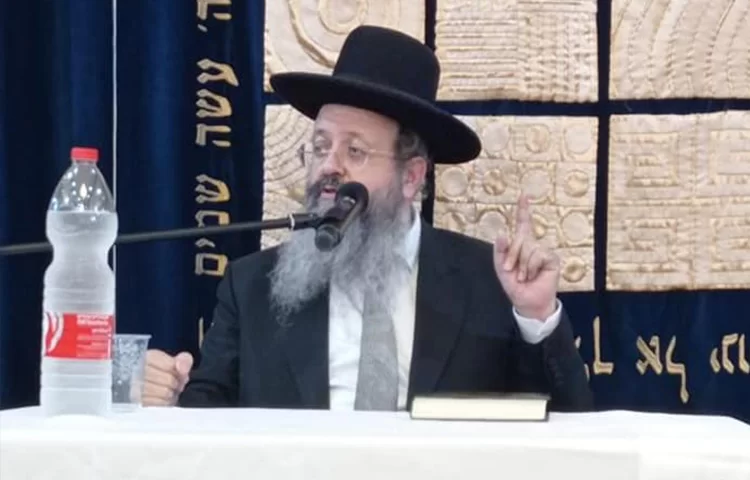 סגולה מהמקובל הרב בצרי: "לזרוק את החטאים והעוונות" סגולה מהמקובל הרב בצרי: "לזרוק את החטאים והעוונות"