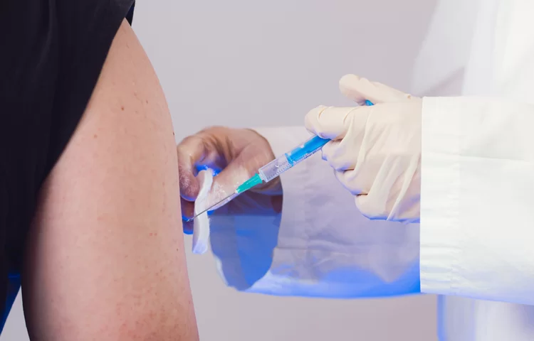 משרד הבריאות מציג מחקר חדש: חיסון הבוסטר של פייזר יעיל פי 10 משרד הבריאות מציג מחקר חדש: חיסון הבוסטר של פייזר יעיל פי 10