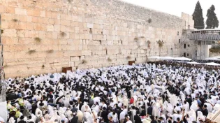 אלפים השתתפו הבוקר בברכת הכהנים השנייה ברחבת הכותל המערבי