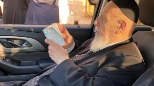 תיעוד: נשיא ה&rsquo;מועצת&rsquo; ערך תפילה לרפואת בנו השרוי במצב קשה