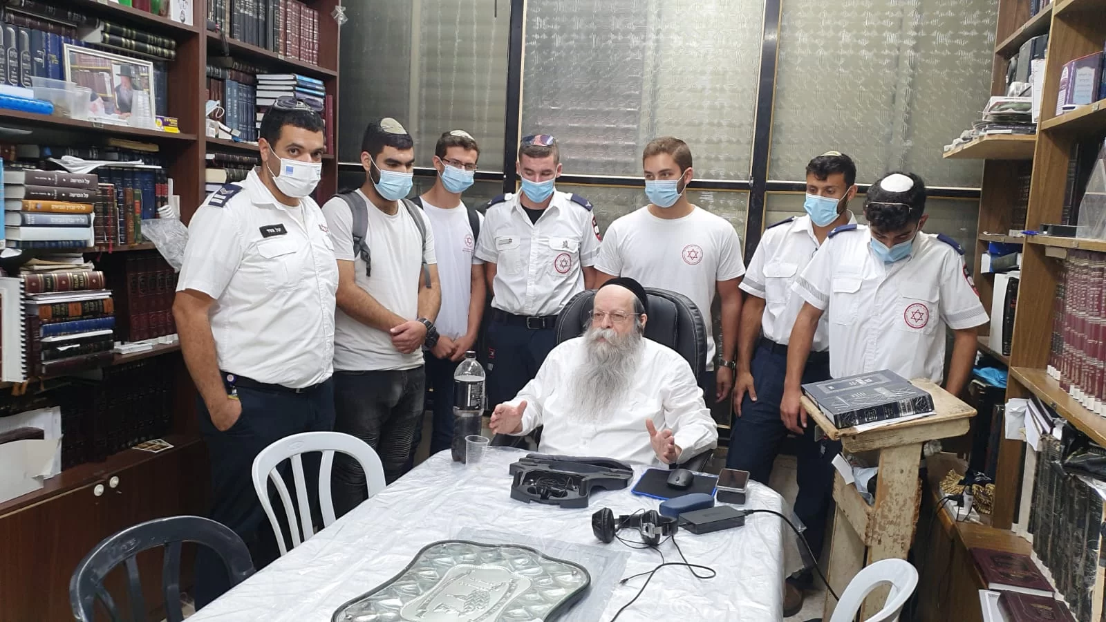 מתנדבי מד"א הגיעו לחסן את תלמידי הישיבה ובורכו בכל הברכות