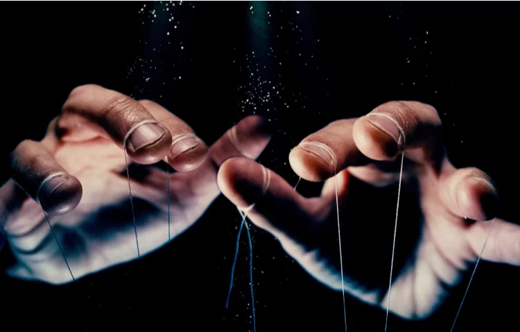 השליטה שמוציאה מכלל שליטה