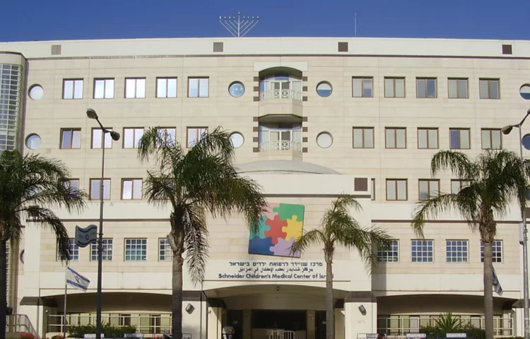 מסעיר את ישראל: נער בן 16 מת בשניידר מדלקת פוסט קורונה מסעיר את ישראל: נער בן 16 מת בשניידר מדלקת פוסט קורונה