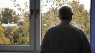 עיוות הזיכרון והטיית השליליות