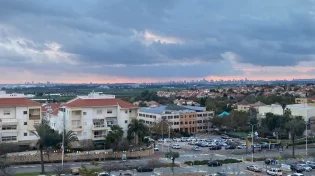 מזג אוויר משוגע: חם וגשם ברוב הארץ - מחר יחלו בבקשת הגשמים
