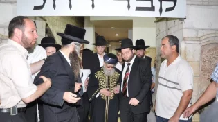 "רחל מבכה על בניה": ביקורו של מרן בקברה של האימא הצדיקה