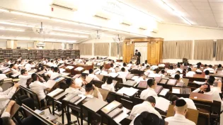 6 שנים להקמת ’הסדר החלבי’: הלימוד של בחורי הישיבות בליל שבת