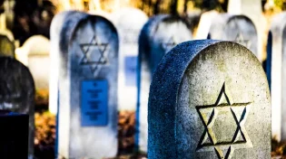 "פלא גדול": מה יקרה אם תשימו פתק בידו של הנפטר?