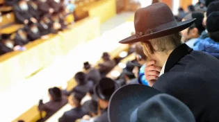 להפוך קללות לברכות: מהי דרכם של הצדיקים והשפעתם עלינו?