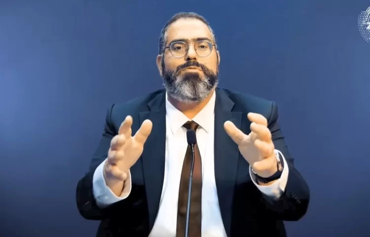 "עם כל הכבוד לסגולות": הרב גולן מבקש מהצופים להתפלל עליו "עם כל הכבוד לסגולות": הרב גולן מבקש מהצופים להתפלל עליו