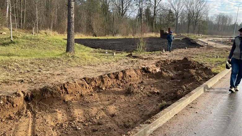 בושה: בליטא בונים שביל אופניים במקום בו נרצחו יהודים בשואה