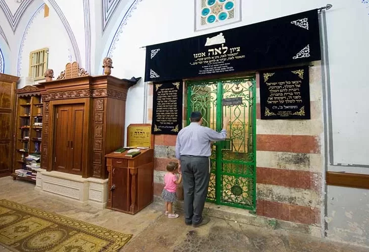 ללמוד מהאמהות הקדושות