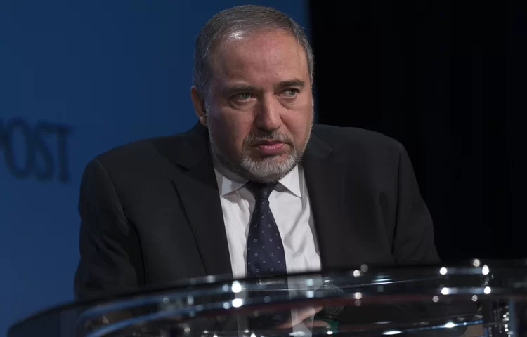 גזירות ליברמן: התייקרות דרמטית במחירי הסיגריות האלקטרוניות גזירות ליברמן: התייקרות דרמטית במחירי הסיגריות האלקטרוניות