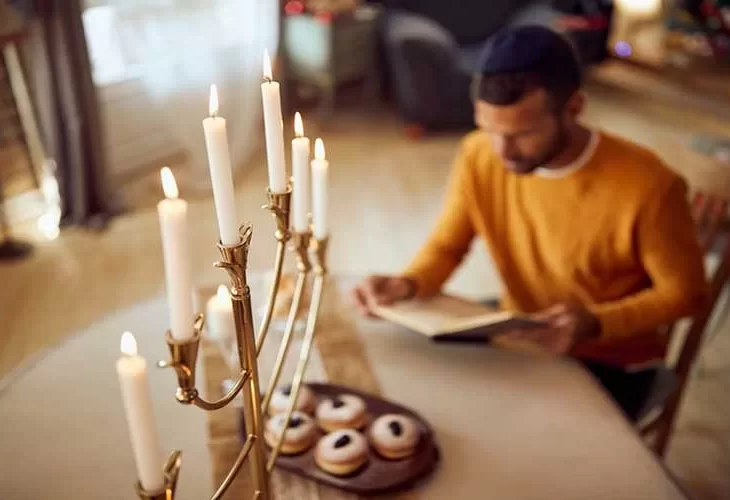 הלכות ומנהגים לחנוכה