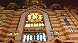 הסיפור המפחיד של גבאי בית הכנסת: "בכל לילה מישהו דפק עלי"