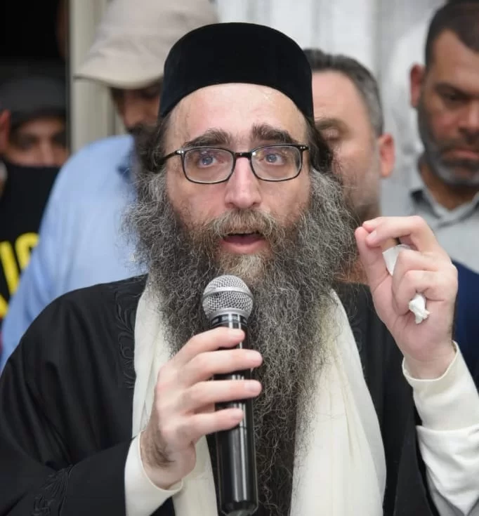 "אם אין לך בעיות - אין מקום לברכה": רבי יאשיהו פינטו 