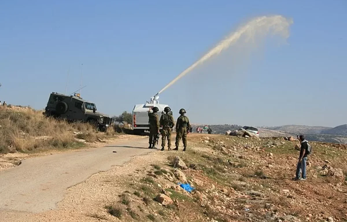 מחאת סנדק: המשטרה מודה בהתזת ’בואש’ אל עבר מבני מגורים