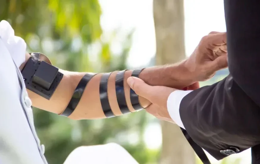 מניחים תפילין היום? האם מותר להניח תפילין עכשיו? מניחים תפילין היום? האם מותר להניח תפילין עכשיו?