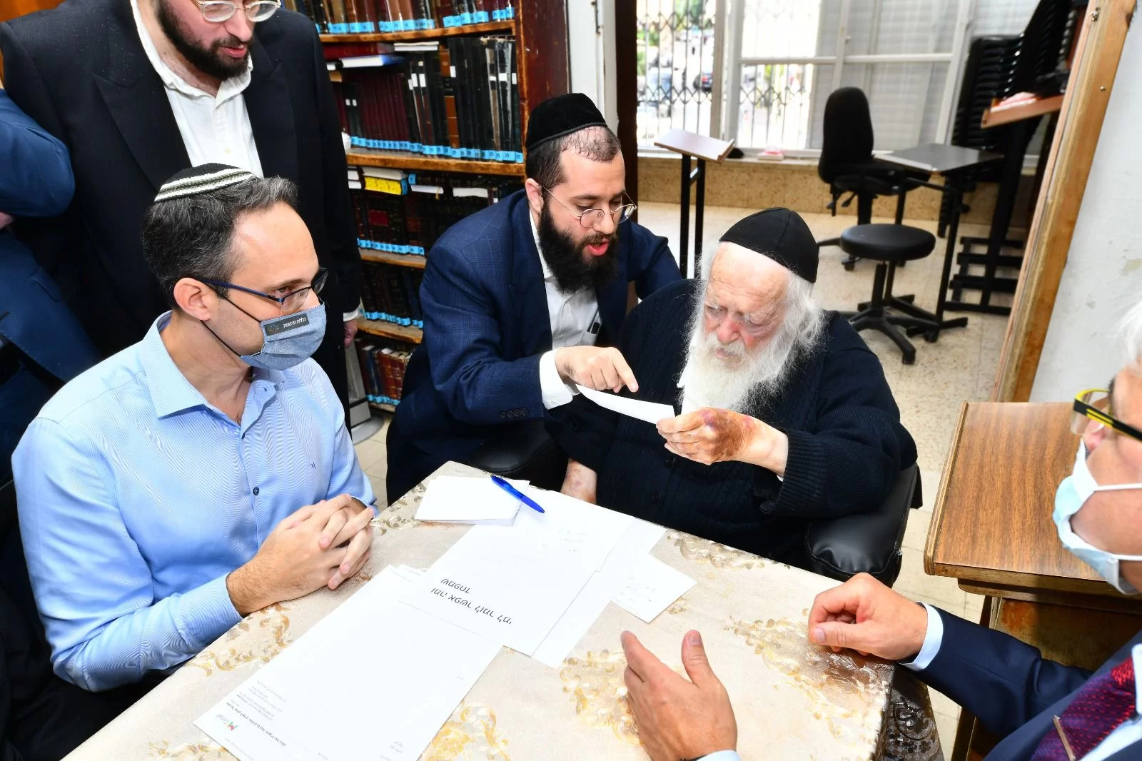  פרופ’ רן בליצר מדבר על קריאת הגר"ח קנייבסקי לחסן את הילדים