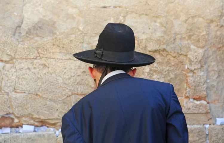 לסמוך או להישען על ה'? הרב אלימלך בידרמן בחידוש לסמוך או להישען על ה'? הרב אלימלך בידרמן בחידוש
